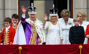 Carlos III e Camilla - Comemoram 19 anos de casados na Escócia