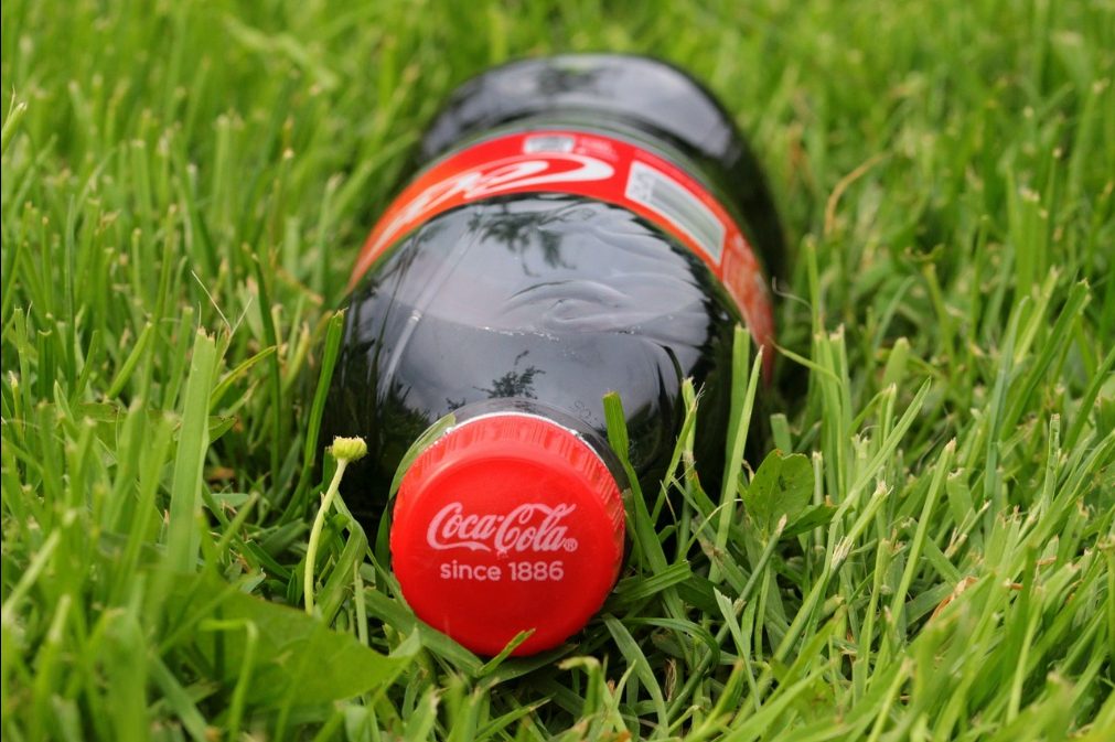 Jovem morre após beber litro e meio de Coca-Cola em 10 minutos