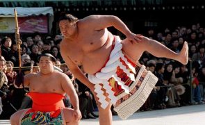 Morreu antigo campeão de sumo de origem haviana Akebono