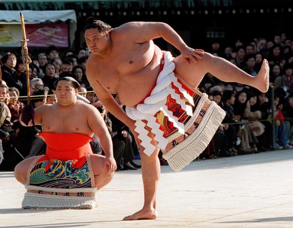 Morreu antigo campeão de sumo de origem haviana Akebono