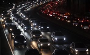 UE adota regras para limitar emissões poluentes por automóveis