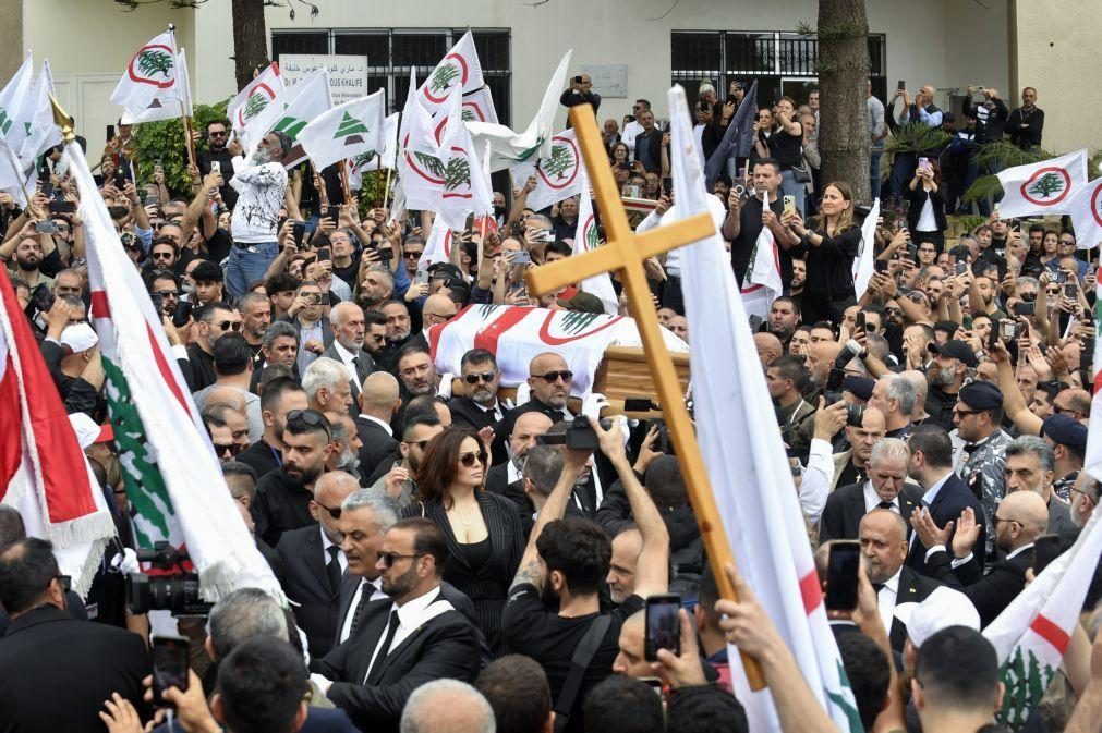 Funeral de líder de partido cristão libanês assassinado junta milhares de apoiantes