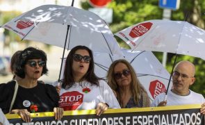 Não docentes protestam em Coimbra contra municipalização no setor
