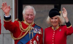 Carlos III e Camilla - Pedro e Inês versão britânica? A grande história de amor que une os reis