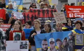 Pelo menos 37.000 ucranianos desaparecidos após dois anos de invasão russa
