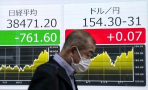 Bolsa de Tóquio fecha em baixa 1,32%