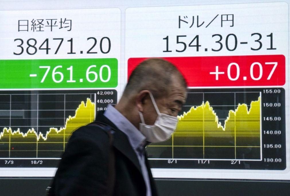 Bolsa de Tóquio fecha em baixa 1,32%