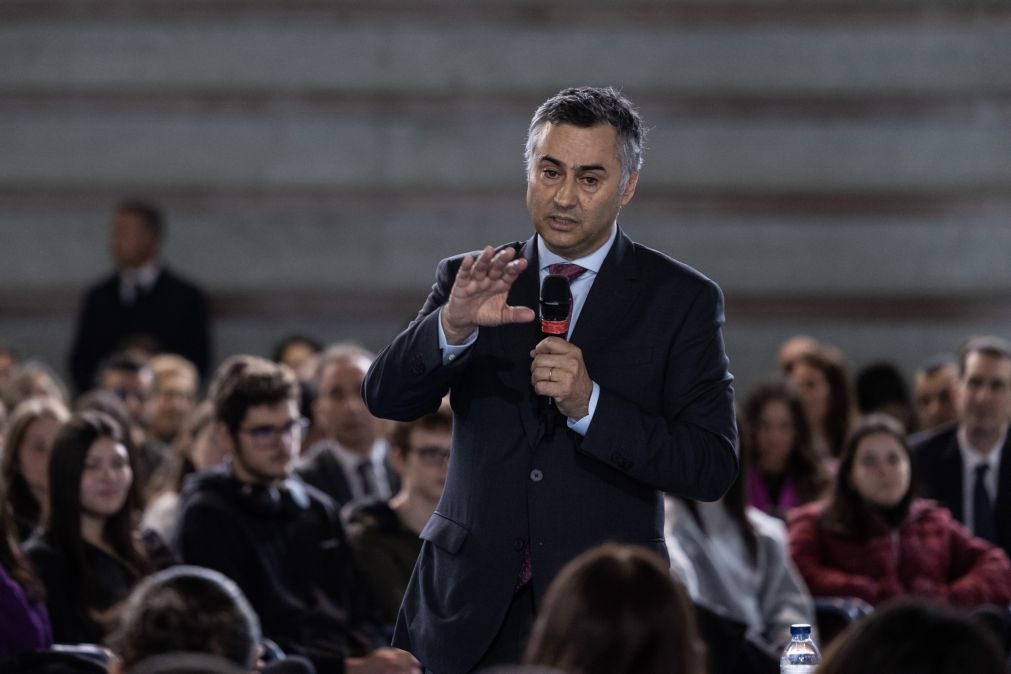 Ministro desafia universidades portuguesas a terem um Prémio Nobel