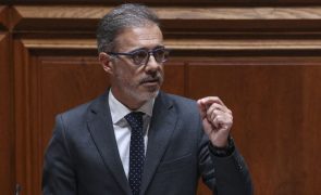 Ministro Pedro Duarte diz que Governo não mentiu nem se enganou e acusa PS de embuste