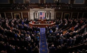 Proposta do Congresso dos EUA prevê ajuda à Ucrânia de 61 mil milhões de dólares