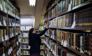 Na Biblioteca Pública do Porto prepara-se a mudança de um milhão de documentos