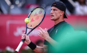 Húngaro Marton Fucsovics triunfa no torneio de ténis de Bucareste