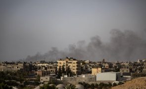 Pelo menos sete mortos em bombardeamento israelita em Gaza