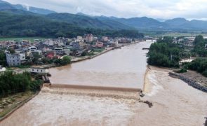 Pelo menos 11 pessoas desaparecidas no sul da China após fortes chuvas
