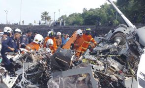 Dez tripulantes morrem em colisão entre dois helicópteros militares na Malásia