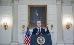 Biden assina pacote de ajuda militar à Ucrânia e envio começa nas próximas horas