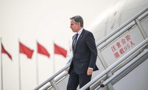 MNE chinês alerta Blinken para risco de deterioração da relação com EUA