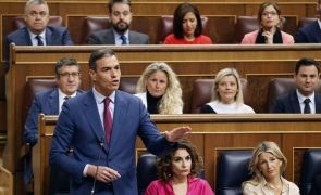 Ameaça de demissão de Sánchez marca arranque da campanha para eleições na Catalunha