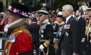 Rei Carlos III vai retomar compromissos públicos