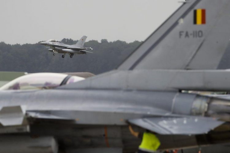 Bélgica anuncia entrega de caças F-16 a Kiev no final do ano