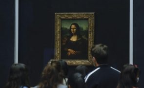 Museu do Louvre estuda melhoria de condições de exposição de Mona Lisa