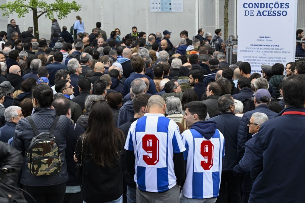 6.901 sócios do FC Porto exerceram direito de voto até ao meio dia