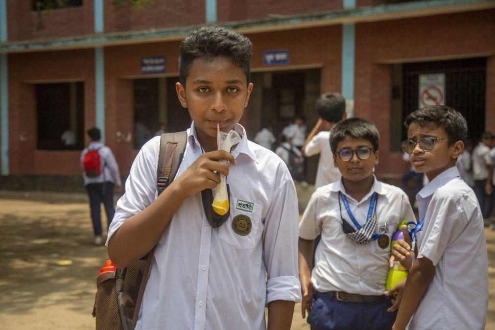 Bangladesh volta a fechar escolas devido a onda de calor extremo