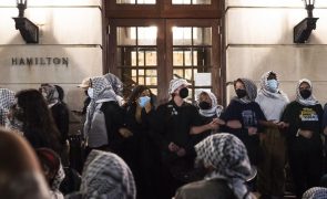 Polícia de Nova Iorque na Universidade de Columbia para retirar estudantes pró-Palestina