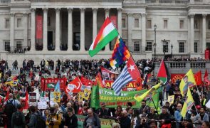 1.º de Maio: Centenas na rua em Londres para exigir mais direitos laborais