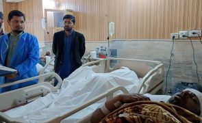 Vinte mortos e 21 feridos em queda de autocarro numa ravina no Paquistão