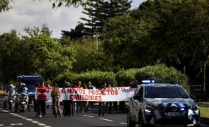 PSP acompanha acção do Climáximo que decorre sem incidentes
