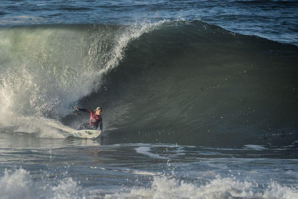 Surfista Yolanda Hopkins termina Gold Coast Pro na Austrália no nono lugar