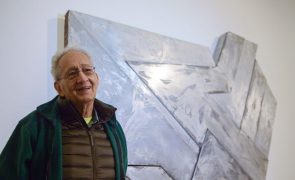 Figura do minimalismo norte-americano Frank Stella morre aos 87 anos