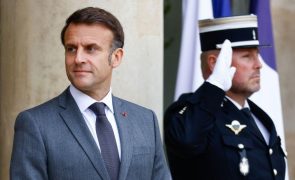 Macron critica papel da Rússia como 