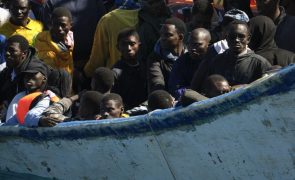 Mais de 400 migrantes chegaram a Lampedusa nas últimas 48 horas
