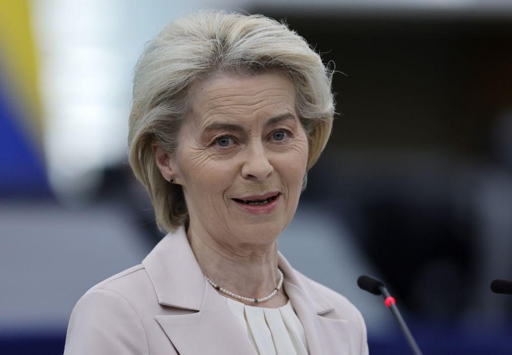 Von der Leyen avisa Xi Jinping que UE 