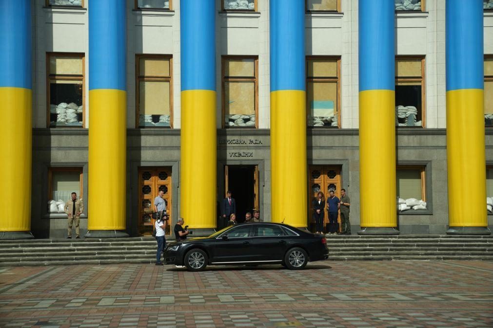 Parlamento ucraniano aprova medida de mobilização militar de prisioneiros