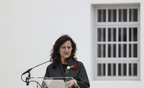 Ministra da Cultura vai ser ouvida no parlamento sobre devolução de arte a ex-colónias