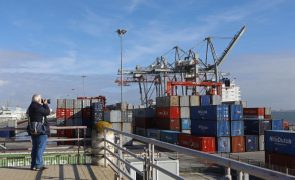 Exportações e importações caem 13,6% e 15,5% em março