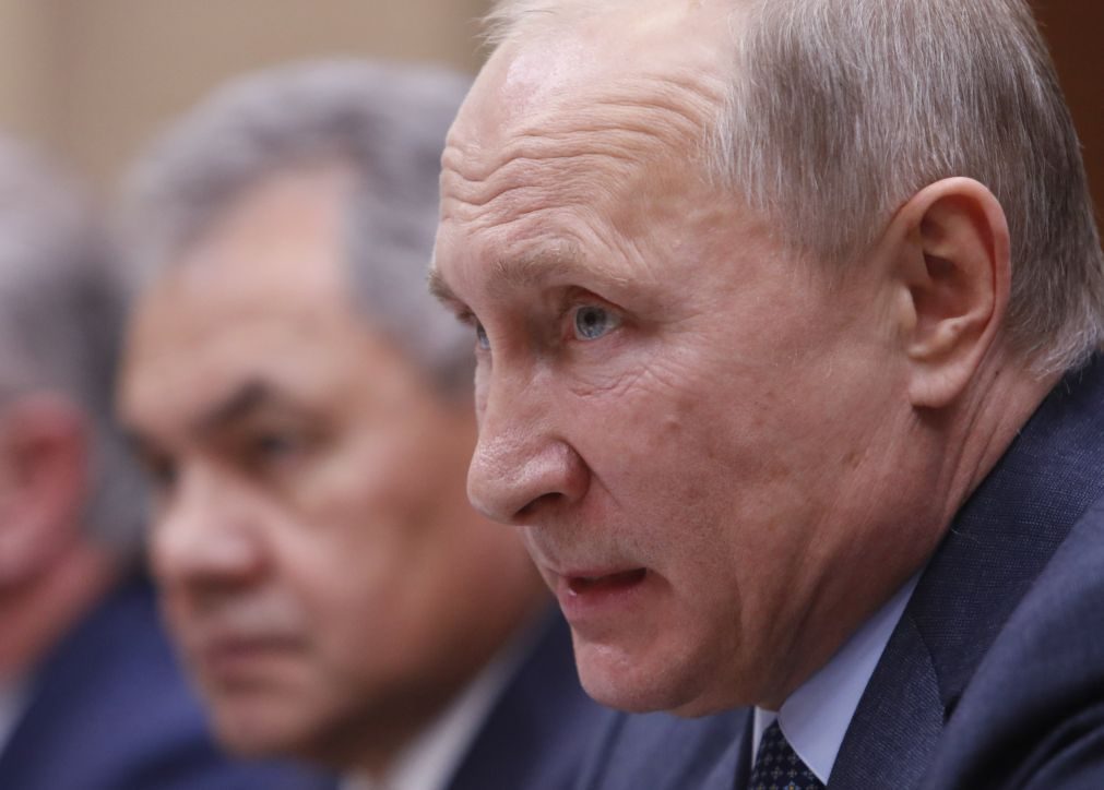 Putin ordena retirada de maior parte das forças russas na Síria