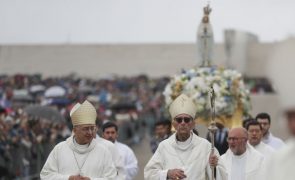 Arcebispo de Barcelona pede aos católicos em Fátima que não percam o costume de rezar