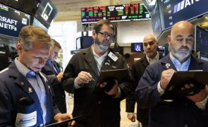 Wall Street fecha sem rumo à espera de notícias sobre a inflação e o consumo