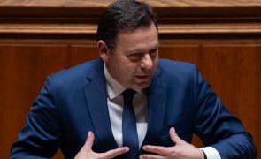 Montenegro estreia-se como primeiro-ministro nos debates quinzenais no parlamento
