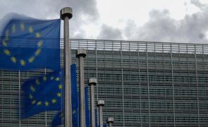 Bruxelas divulga hoje projeções de crescimento moderado devido a incerteza