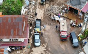 Número de mortos nas inundações na Indonésia subiu para 67