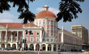 Banco central angolano sobe taxa diretora e de cedência de liquidez para travar inflação