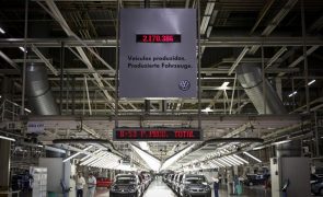 Autoeuropa garante 100% do salário e subsídio de turno a trabalhadores em `lay-off´