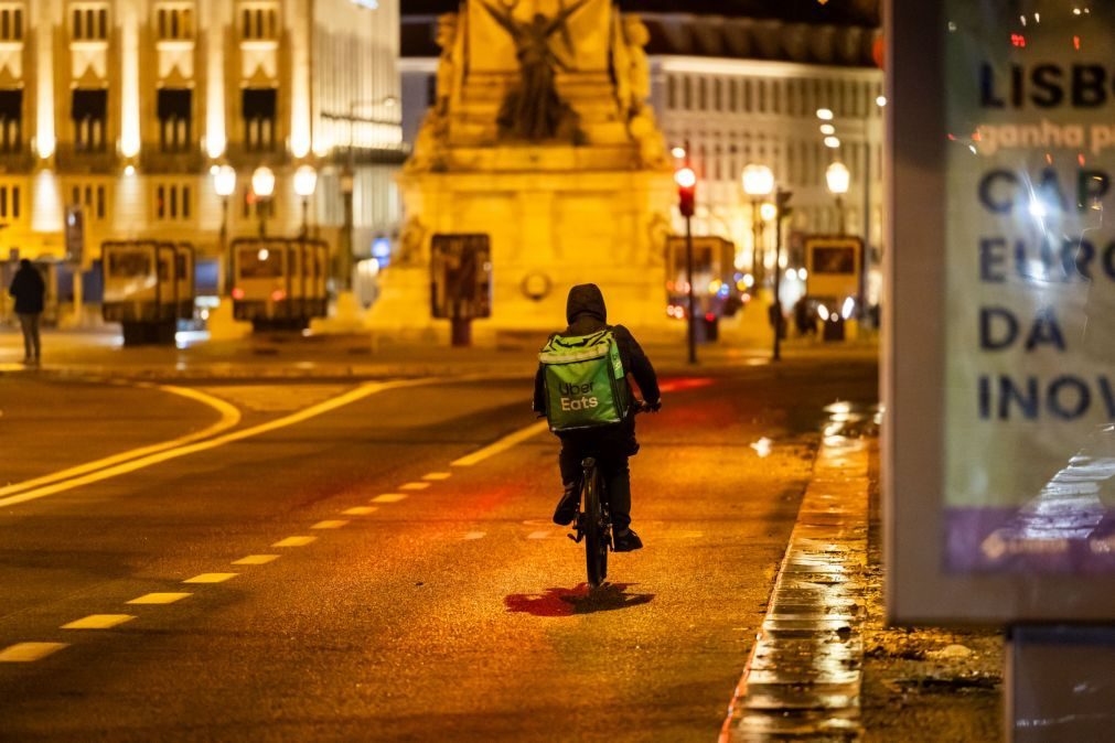 Anulada sentença que reconhecia contrato de trabalho entre estafeta e Uber Eats