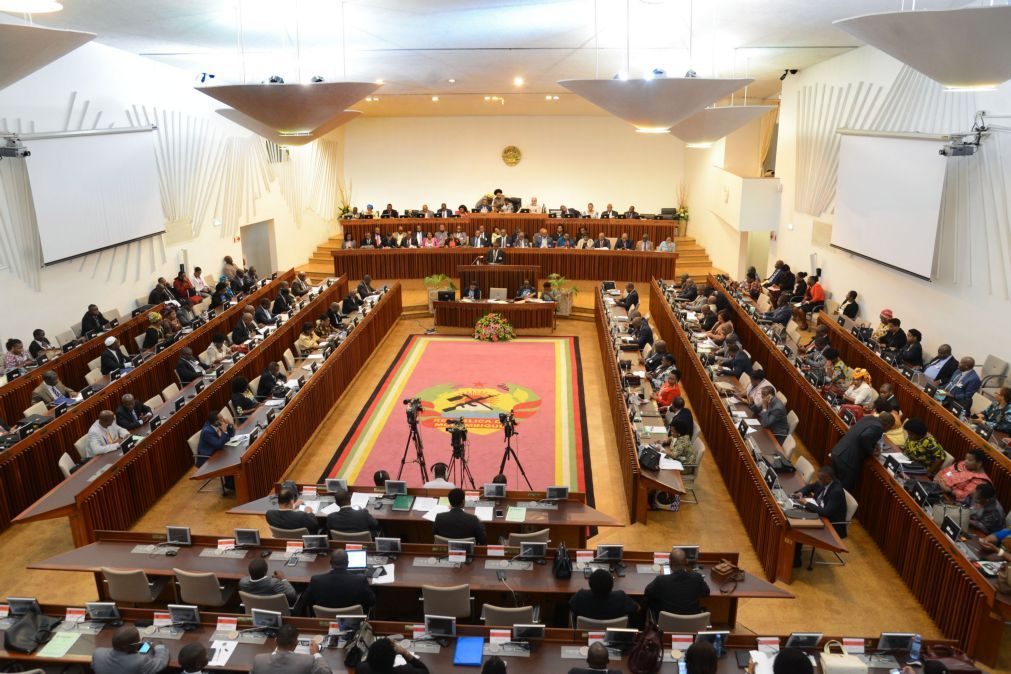 Parlamento moçambicano aprova OE para 2018 com votos da Frelimo