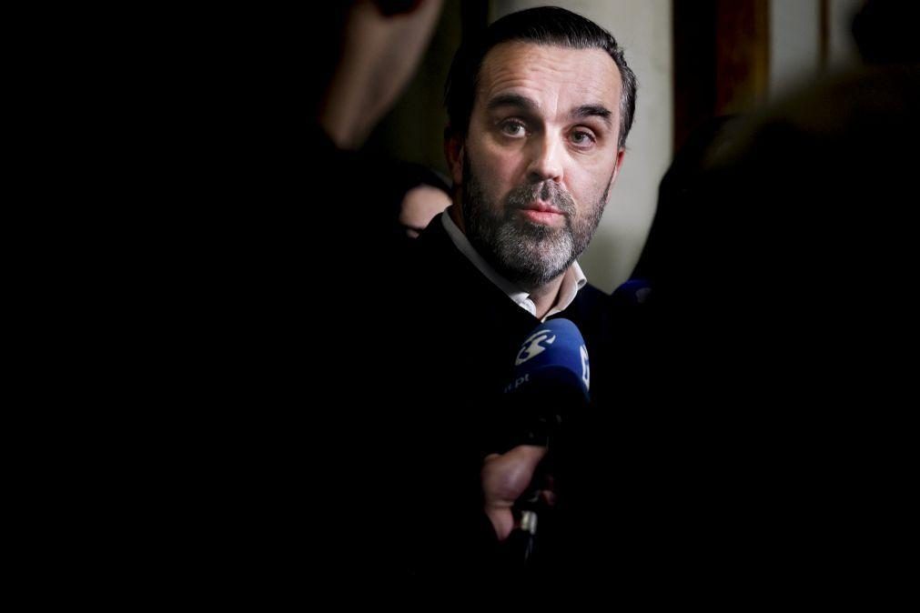 Bastonário dos médicos congratula-se que Governo assuma saúde como